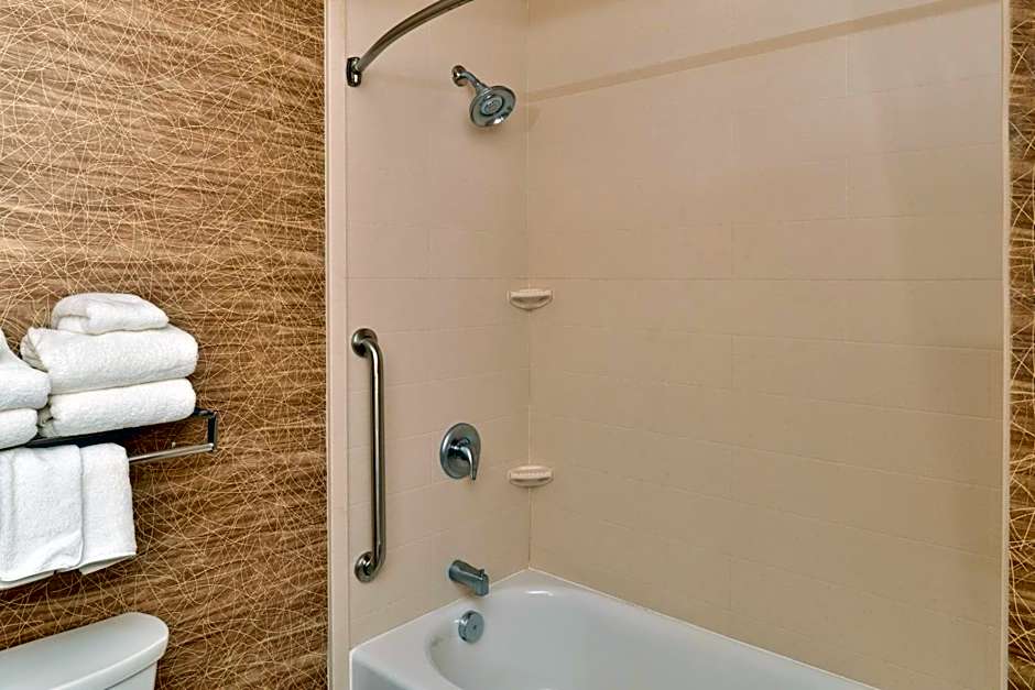 Holiday Inn Express & Suites Ironton By IHG