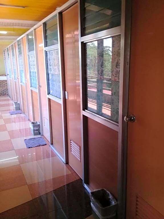 ASHBURN'S TRANSIENT BAGUIO - BASIC SLEEP and GO, LIMITED PAY PARKING, SELF SERVICE