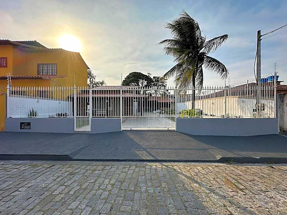 Casarão e piscina localização excelente | ROSF91