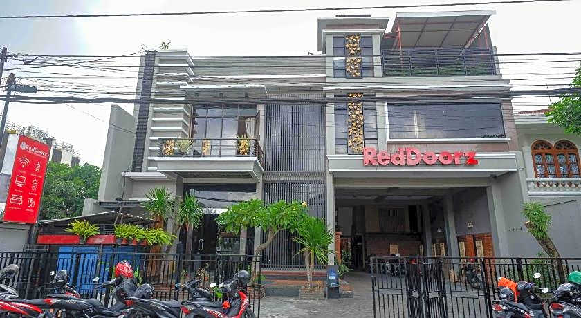 RedDoorz Plus near Amplaz Yogyakarta