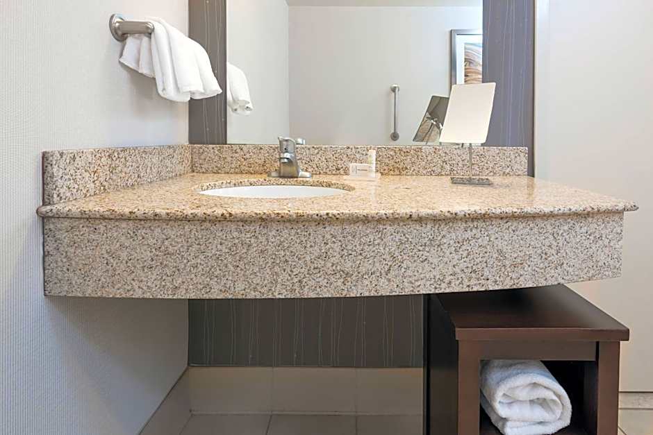 Courtyard by Marriott Buffalo Airport