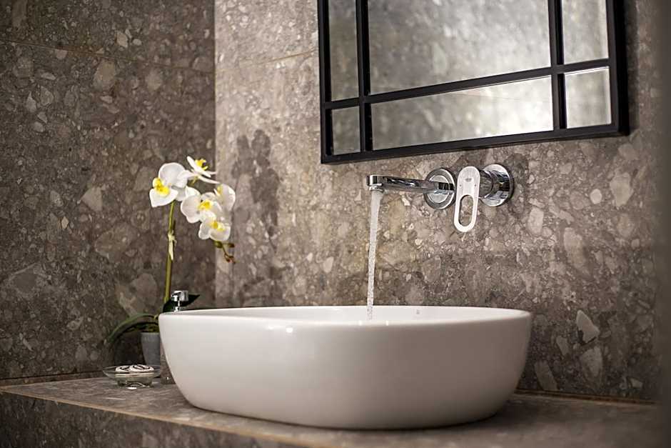 Dias Studios & Suites