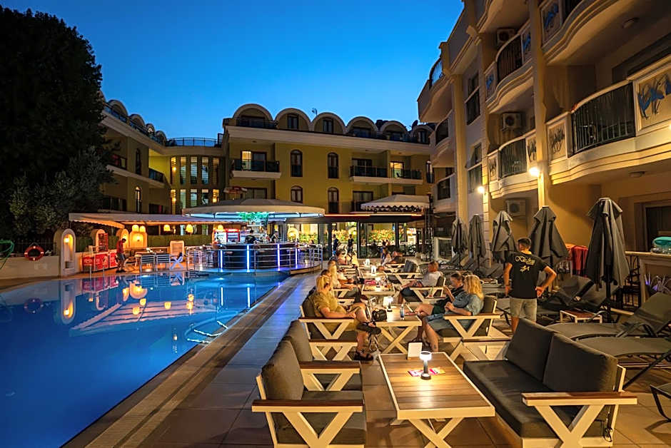 Club Karakas Apart Otel