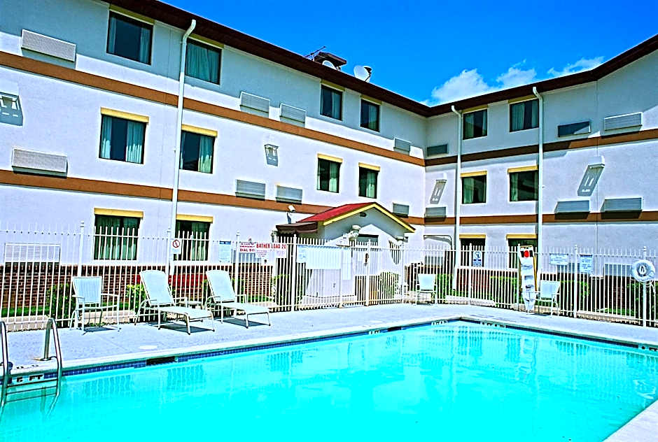 Americas Best Value Inn St. Louis South
