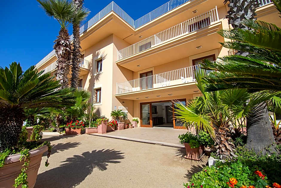 Dioscuri Bay Palace
