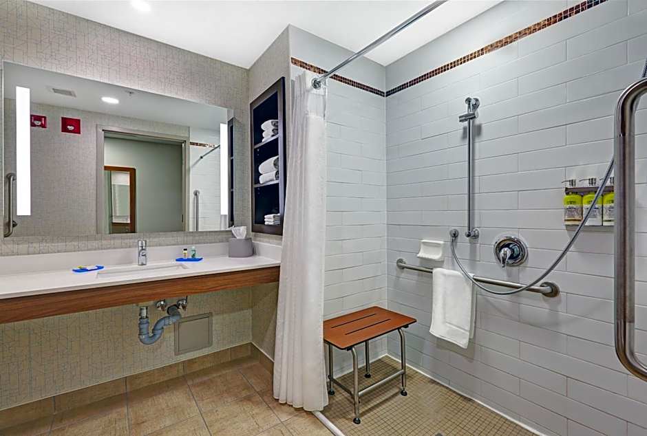 Holiday Inn Express Hotel & Suites - Woodstock By IHG