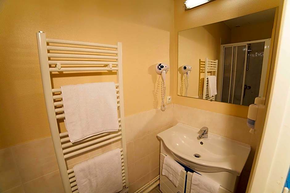 BRIT HOTEL Confort de Lannion vers Perros-Guirec