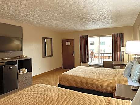 Queen Room with Two Queen Beds - No pets