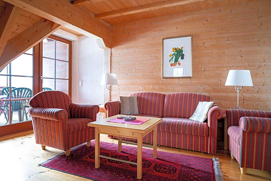 Ferienanlage Zum Silberstollen 2 Häuser am Berg Polderhof und Weißeritzhütte