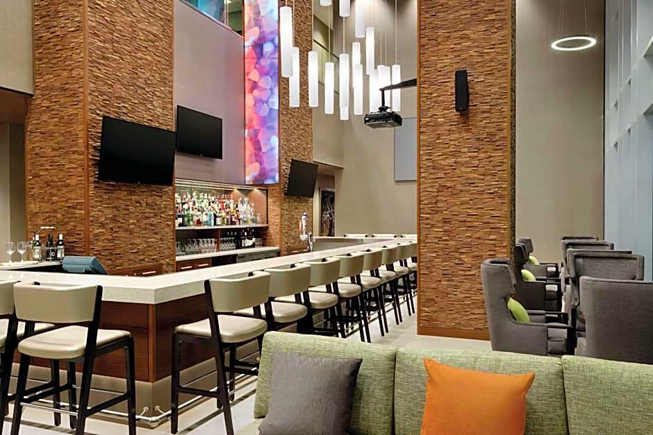 Hilton Garden Inn Calgary Downtown