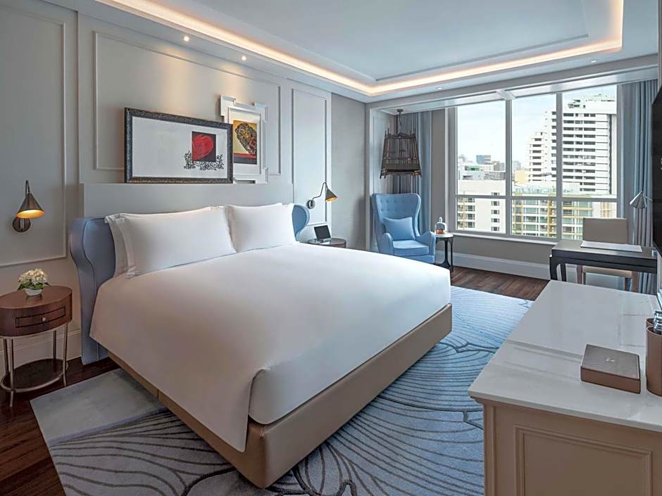 Photo 1 of 5 of Luxury 1 King Bed