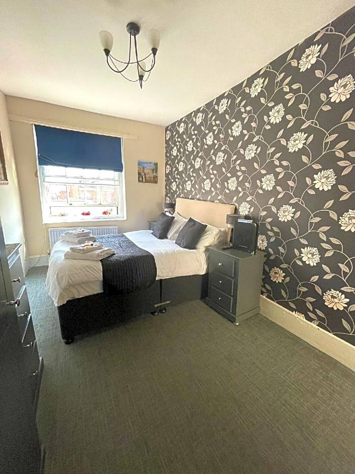 The Crown And Cushion