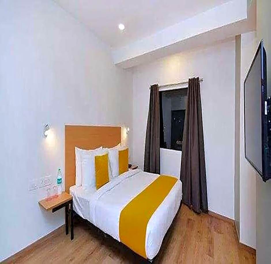 Super Townhouse VIP Road Formerly The Sky