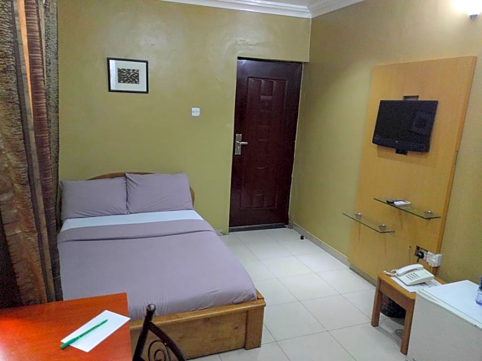 Whitehouse Hotel and Conference Centre