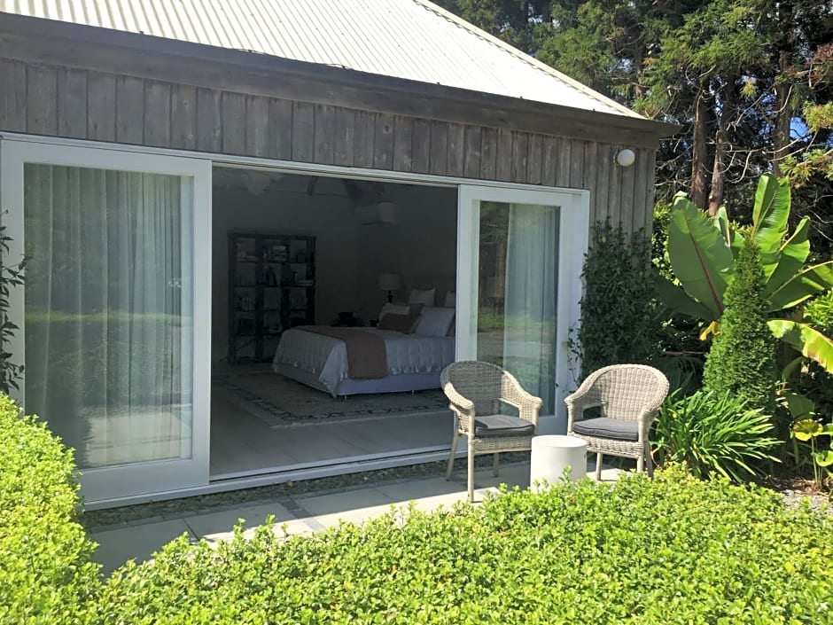 Columbus Suite at 144 on Jones