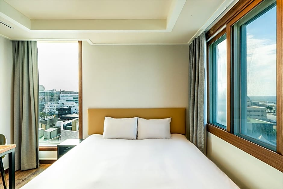 Check Inn Hotel