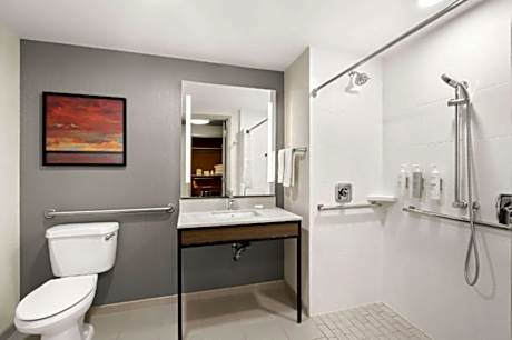 2 Qn Mobility/Hearing Access W/Ri Shower