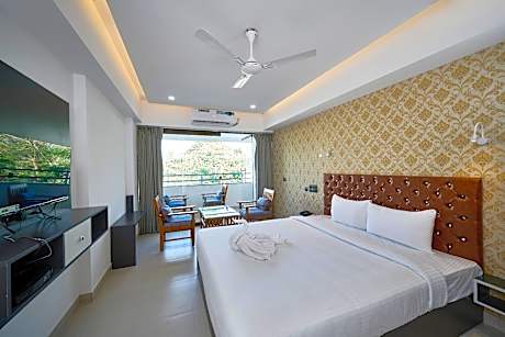 Deluxe AC Room