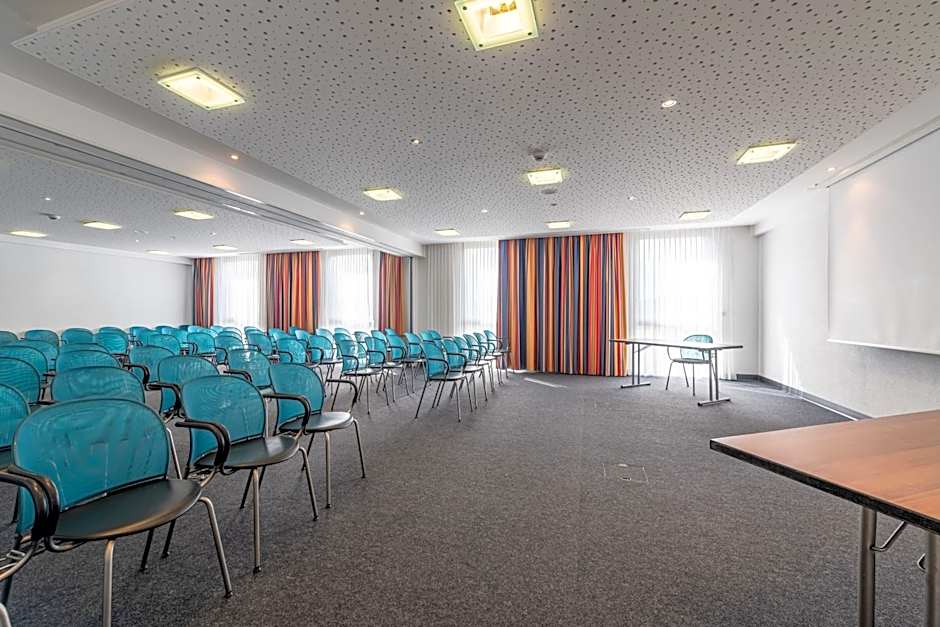 B&B Hotel Lully 3 Lakes