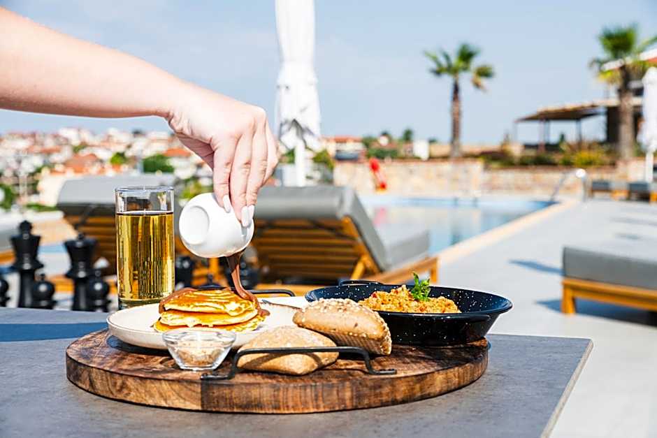 Akrolithos Luxury Suites & Spa