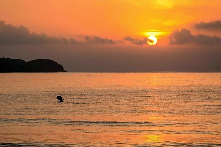 Kitnetes & Aptos Praia do Capricórnio