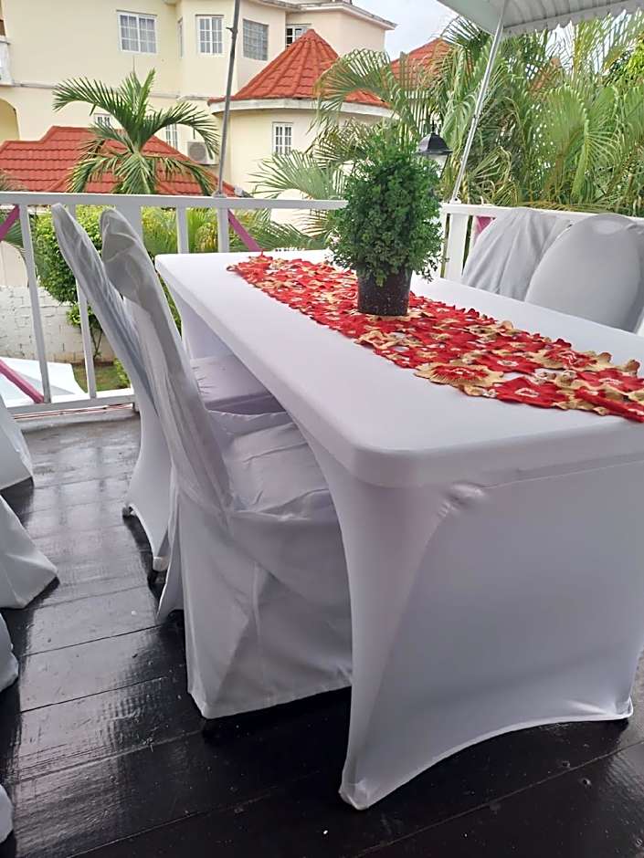 Pink Hibiscus Guest House