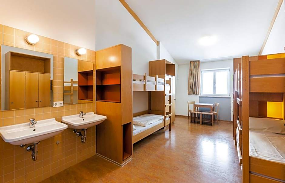 Jugendherberge Garmisch-Partenkirchen - membership required!