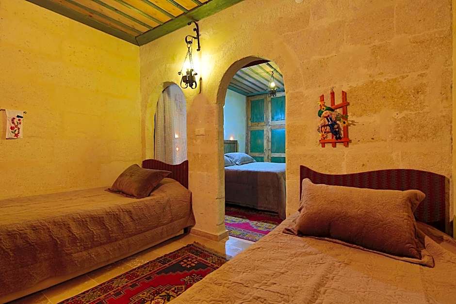 Jerveni Cave Hotel