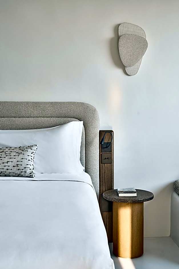 Mystique, a Luxury Collection Hotel, Santorini