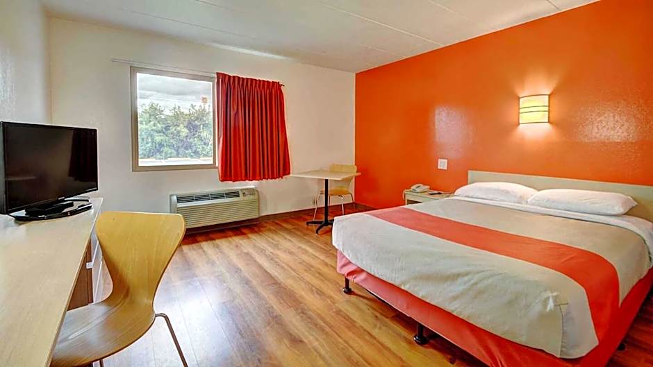 Motel 6-Seekonk, MA - Providence East