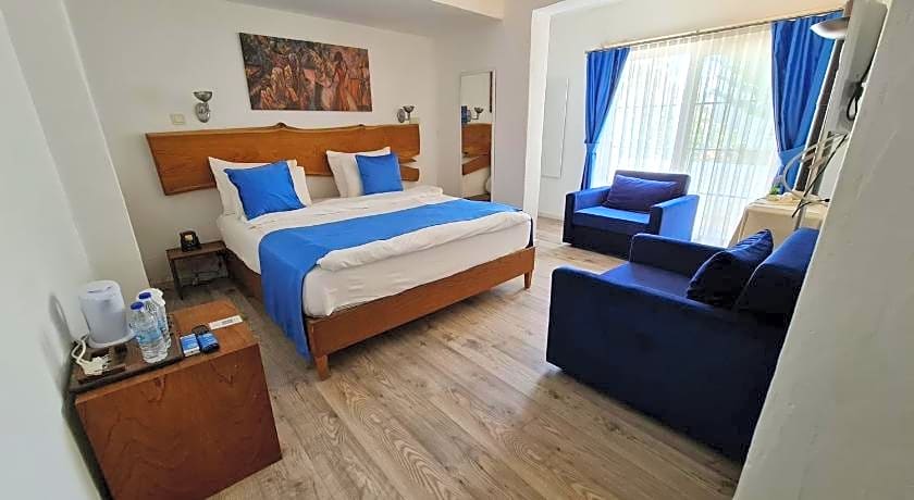 Rebetiko Hotel                                                             