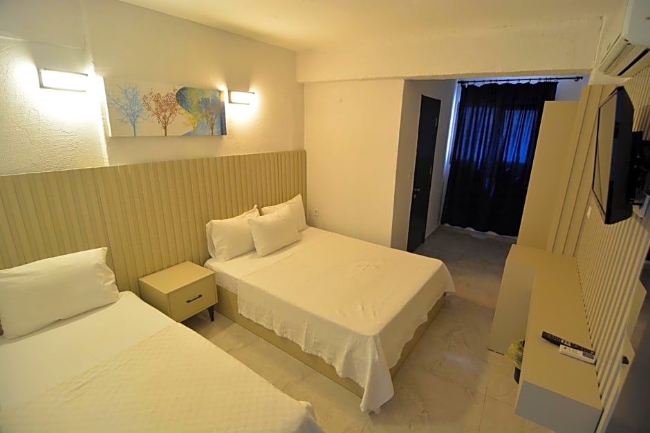 Ados Hotel