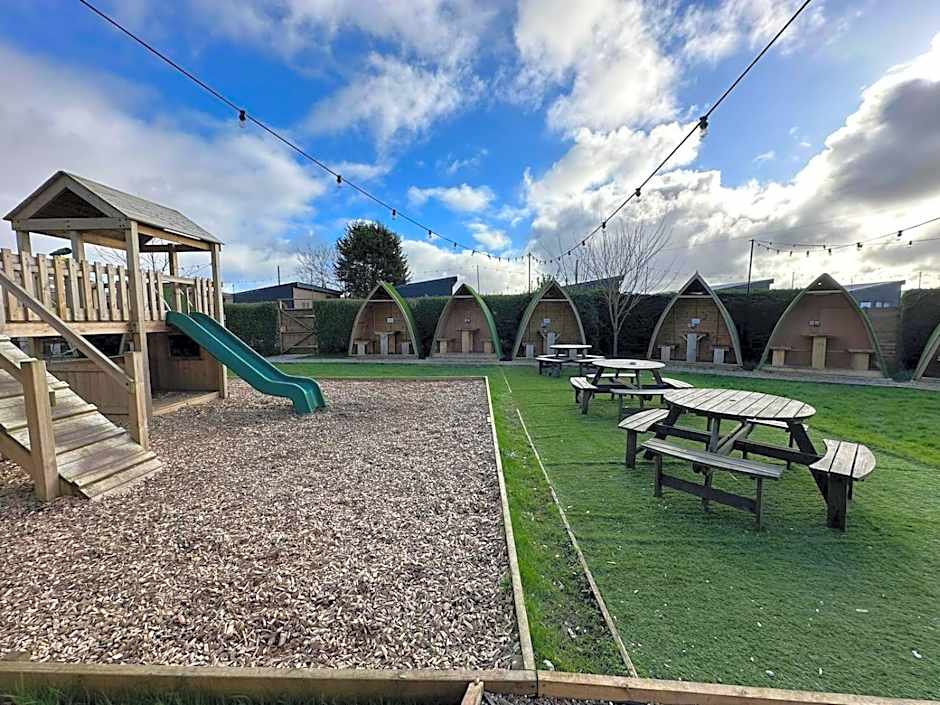 Black Bull Retreat, Barmston with Private Hot Tubs