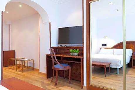 Standard Triple Room with Sea View
