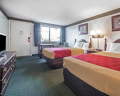 2 Double Beds, Smoking
