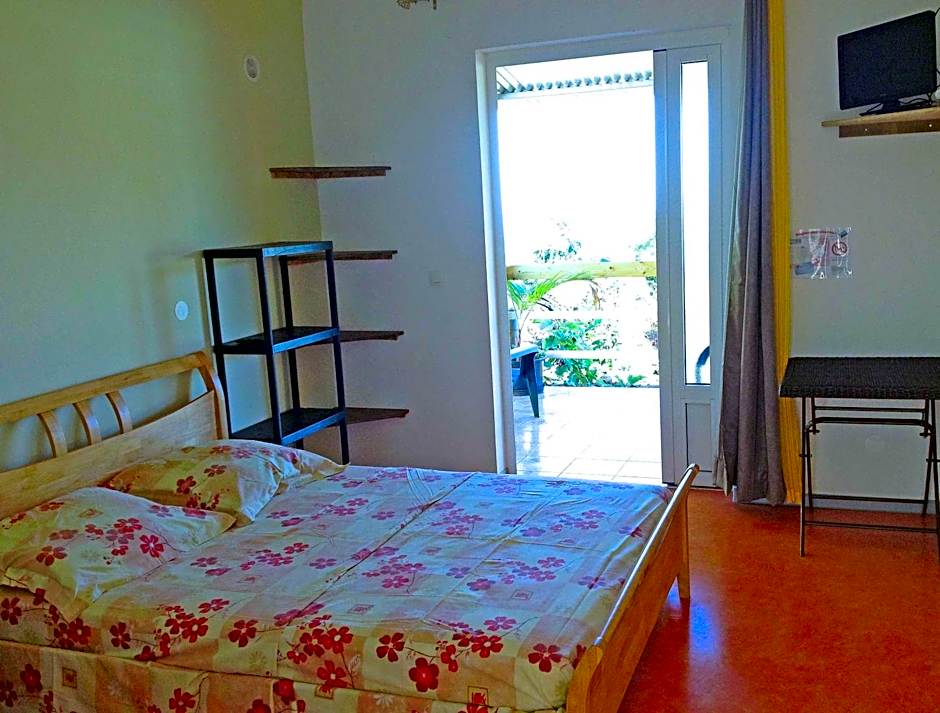 Photo 1 of 36 of GITE-Hotel LA CAZ DES ORANGERS
