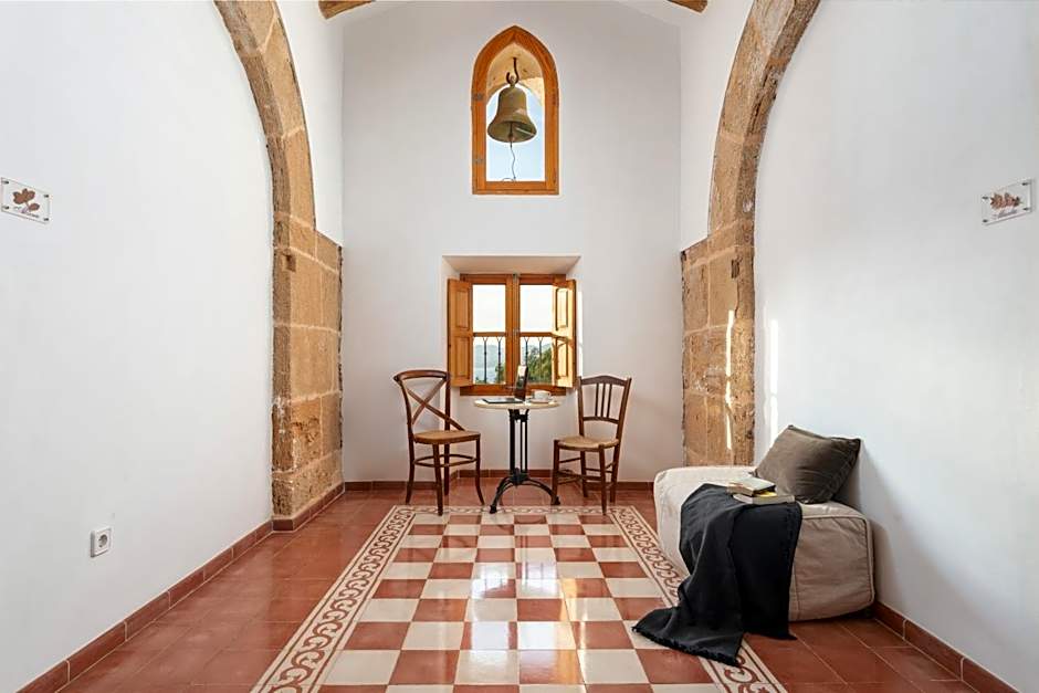 Petit Hotel Hostatgeria La Victoria