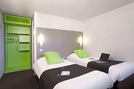 2 Single Beds