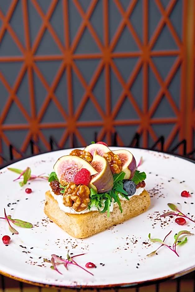 Sound Garden Hotel Airport