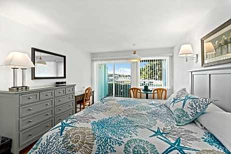 Deluxe Double Room with Balcony and Sea View