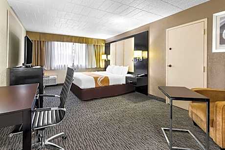 Standard King Room - Non-Smoking