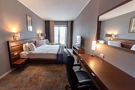 Premium Deluxe Suite with Belle View