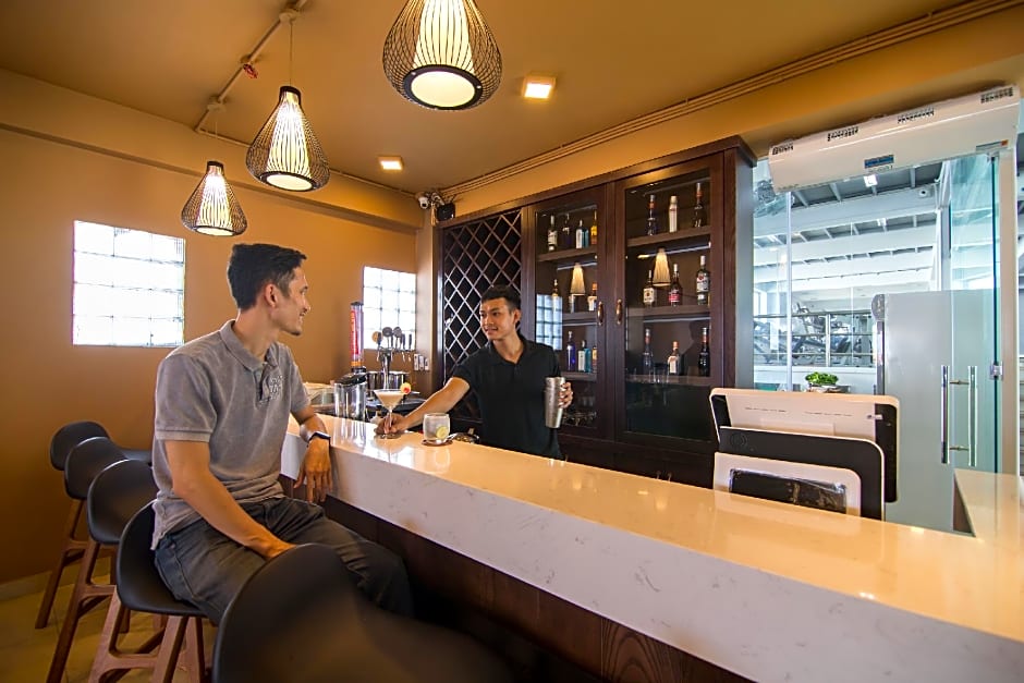 Cherry Hotel and Apartment