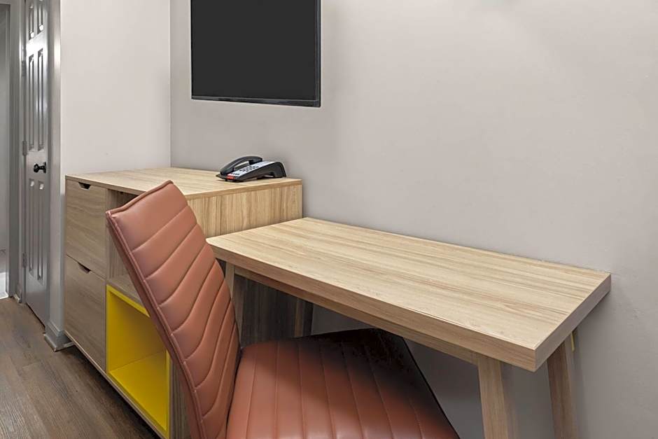 Days Inn by Wyndham Slidell