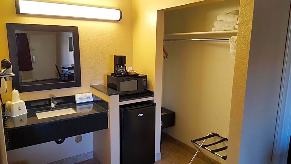Anaheim Astoria Inn & Suites