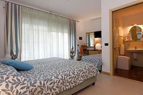 Triple Room with Balcony