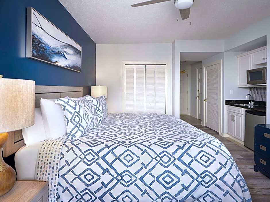 Royale Palms Condominiums