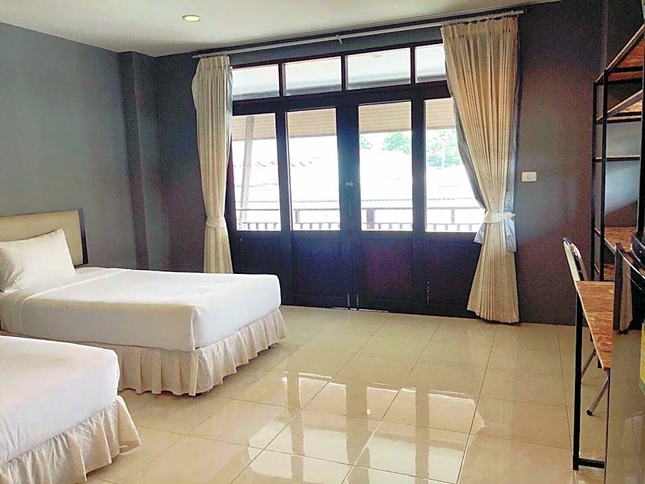 Laem Din Hotel