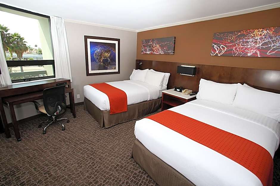 Holiday Inn Long Beach - Airport By IHG