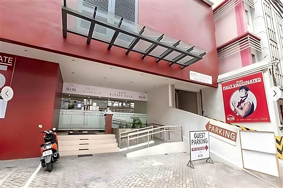 Iris Hotel
